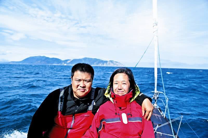 他和老婆卖了北京的10套房子，旅游近200多个国家，还获得户外年度人物